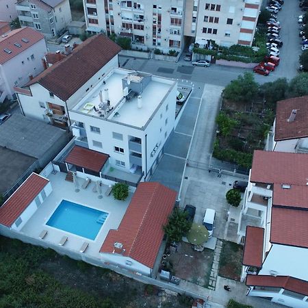 Apartment Zara - Luxury Apartment With Private Pool Exterior foto