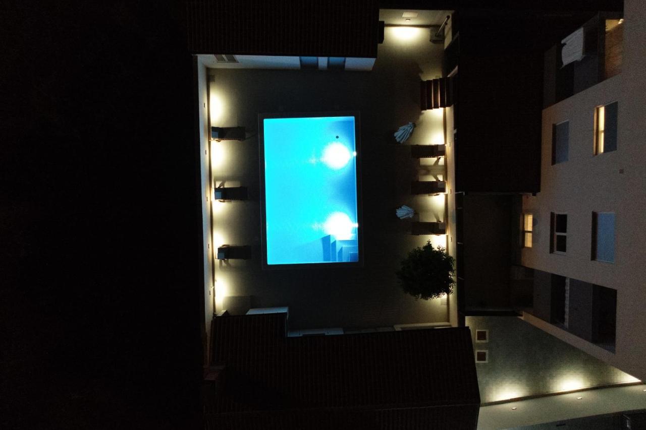 Apartment Zara - Luxury Apartment With Private Pool Exterior foto