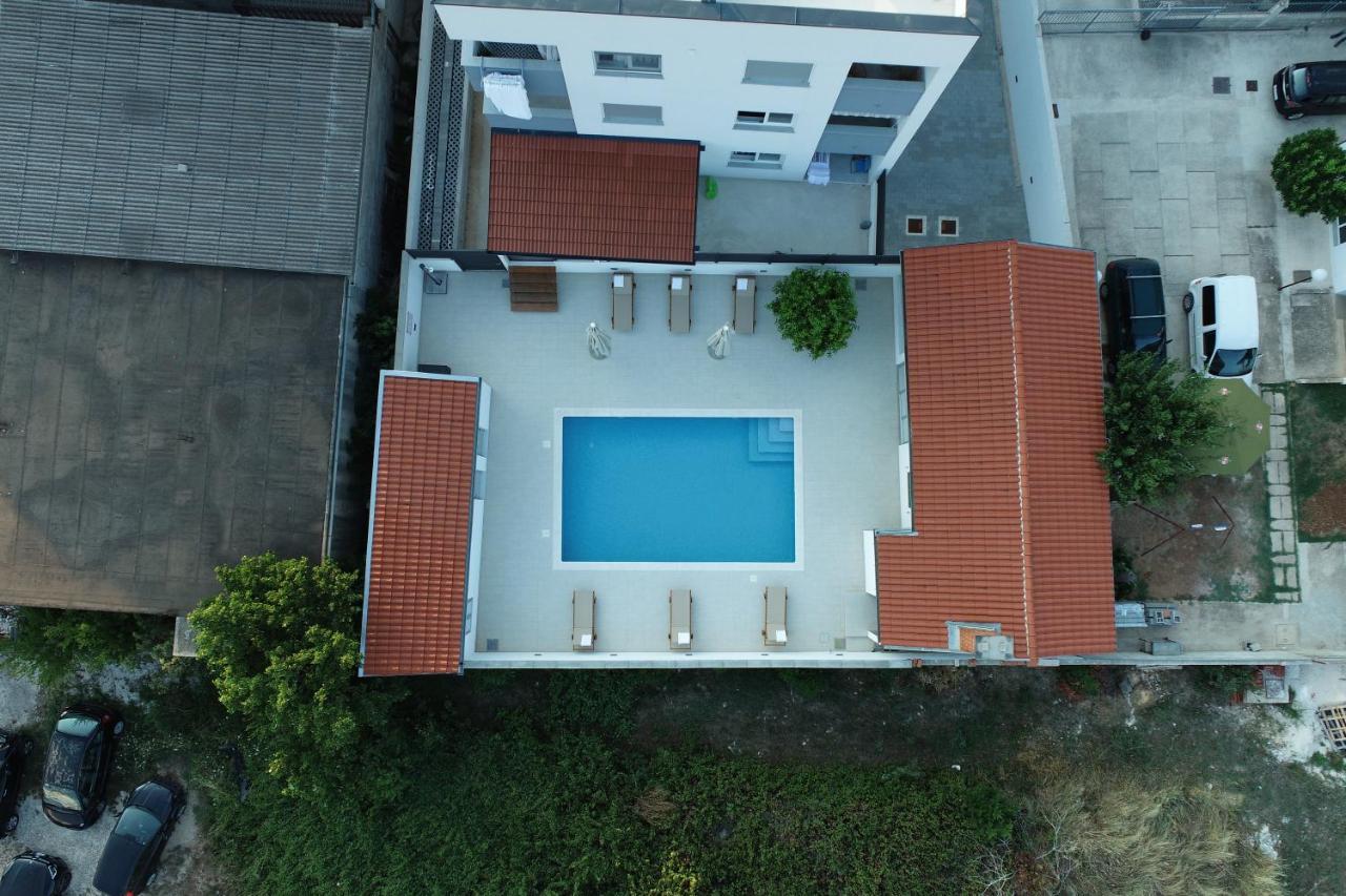 Apartment Zara - Luxury Apartment With Private Pool Exterior foto