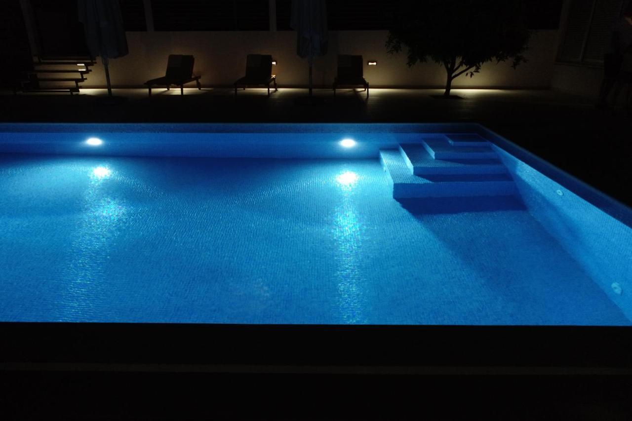Apartment Zara - Luxury Apartment With Private Pool Exterior foto